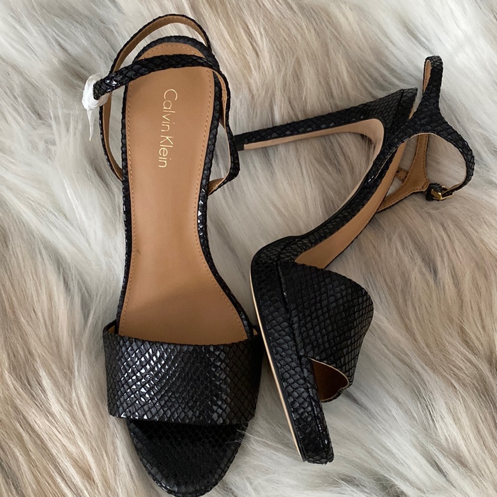 Beautiful NWOT Black Calvin Klein Ankle Strap Sandals Size 9